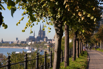 Left Bank Cologne Urban Charm
Historic west side blending culture, architecture, cuisine, and lifestyle.
