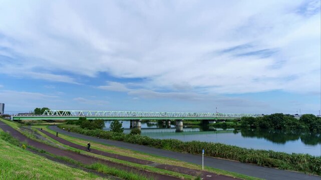 江戸川と新葛飾橋
