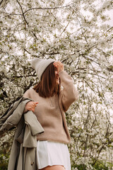 A girl in a spring park 7273.