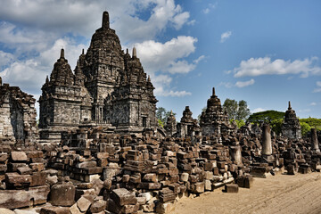The majestic ruins of Candi Sewu © franck