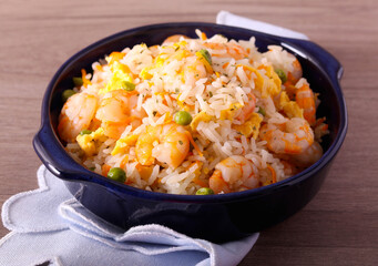 Fried rice with shrimps and egg