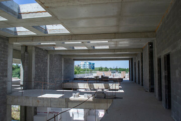 construction of a panel building in the summer