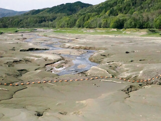 ほとんど水がない暑寒湖