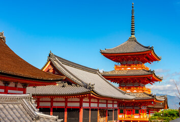 Naklejka premium Kiyomizu-dera buddhist temple in autumn, Kyoto, Japan