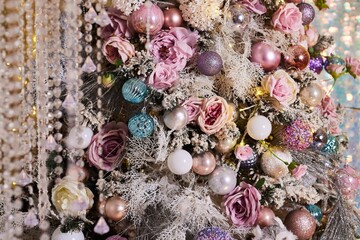 Obraz premium The interior of a room decorated for the new year. Beautiful Christmas tree decorations