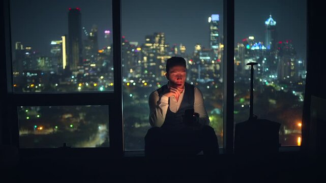 A Contemplative Nighttime Reflection Amidst the Serene Ambiance of Urban Skyscrapers