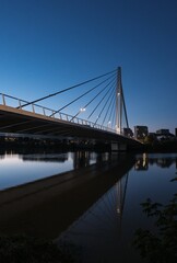 Pont Éric Tabarly : Architecture Moderne et Reflets