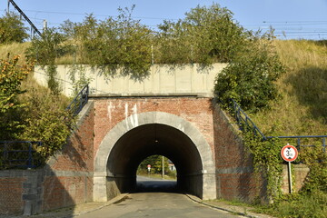Tunnel passant sous la ligne de chemin de fer à Écaussinnes d'Enghien (Soignies)