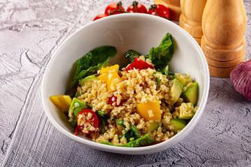Bilgur tabuleh salad with vegetables