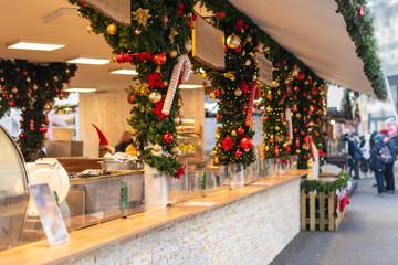 Buffet decorated with Christmas decorations at an Advent fair in Budapest