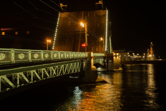 Dvortsovy (Palace) Bridge in Saint Petersburg