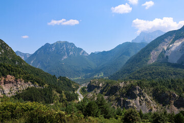 Paesaggio della Diga del Vajont a Longarone, Italia