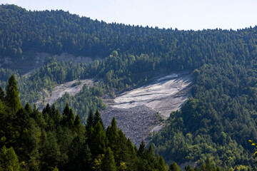 Paesaggio della Diga del Vajont a Longarone, Italia