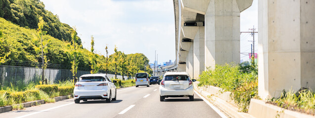 ドライブ中に見える長久手の都市風景