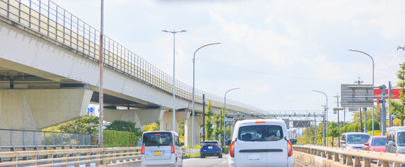 ドライブ中に見える長久手の都市風景