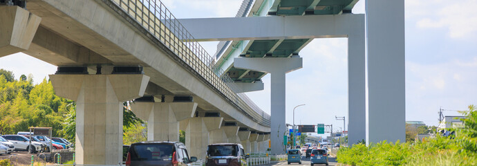 ドライブ中に見える長久手の都市風景