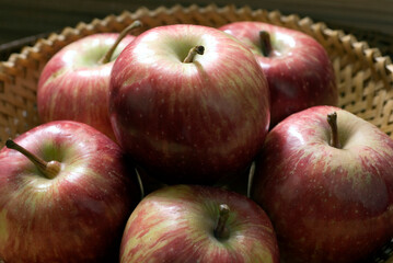 red apples in a basket