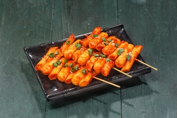 Sotteok so-tteok (소떡소떡), sometimes translated as sausage and rice cake, is a popular South...