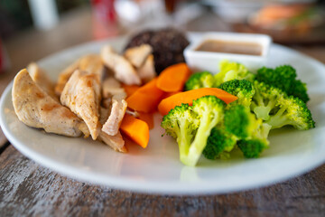 Grilled Chicken Breast with Fresh Vegetables and Brown Sauce