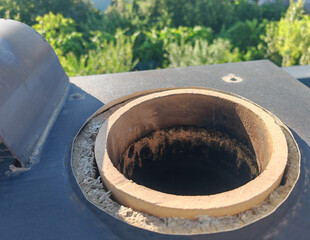 Inside insulation of prefabricated ceramic chimney for a wooden stove