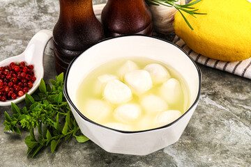 Small mozzarella mini cheese balls