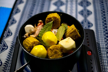 キャンプ_鉄鍋で料理