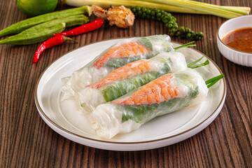 Vietnamese spring roll with prawn
