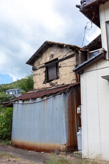 日本の広島県福山市の鞆の浦の古くてとても美しい建物と町並み