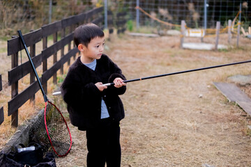 釣りをする男の子