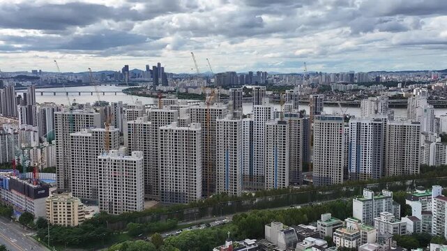Seoul Seocho-gu Jamwon-dong Maple Xi Apartment Construction Site. 
