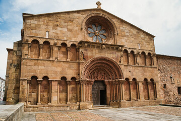 Fototapeta premium Church of Santo Domingo, a masterpiece of Romanesque art located in the heart of Soria, Spain
