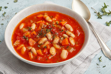 Vegan bean stew with tomatoes
