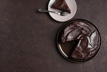 Chocolate brownie cake with rich chocolate topping