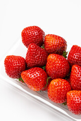 新鮮ないちごが詰まった透明パック