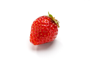 みずみずしい完熟いちごを白背景で