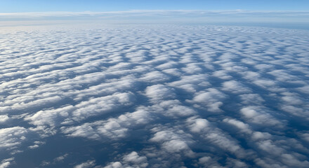 空に広がるうろこ雲の模様