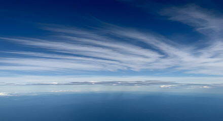空に広がるうろこ雲の模様
