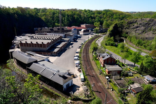 Gewerbegebiet Felsenkeller Dresden, ehemalige Bierbrauerei, Industriedenkmal im Plauenschen Grund, dem Tal der Wei&szlig;eritz zwischen Dresden-Plauen und Freital, Deutschland, Europa