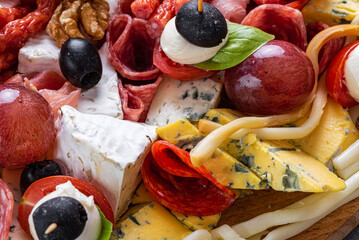 deska ser&oacute;w, ser pleśniowy ,jedzenie, ser, pomidor, jarzyna, oliwka, owoc, czerwień, płyta, grecka, zieleń, przepyszny, dieta