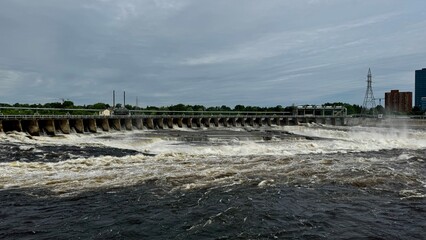 Obraz premium Barrage hydro-électrique