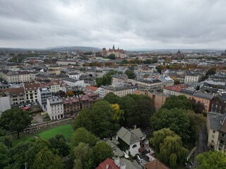Fototapeta premium Kazimierz - Kraków - Polska - widok z drona na starą żydowską dzielnice.