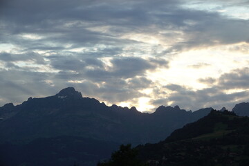 Fototapeta premium Berge bei Passy, abends