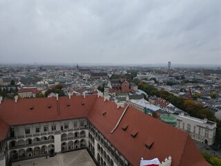 Zamek na Wawelu - Kraków - Polska - widok z drona na Zamek Królewski na Wawelu