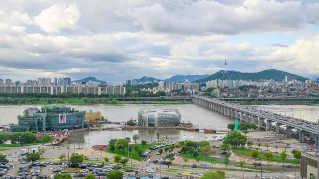 Seoul, South Korea
Seoul's evening skyline with Namsan Tower and Banpo Bridge along the Han River. Sunset view with floating islands and the Seoul skyline.