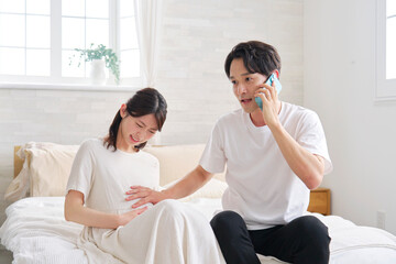 陣痛が始まった妊婦