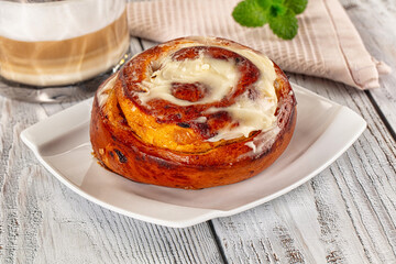 Glazed cinnabon swirl with icing