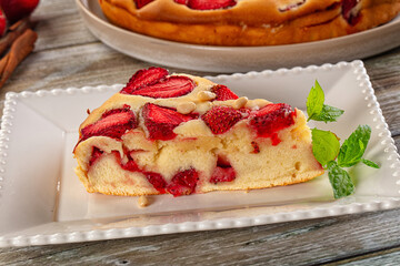 Strawberry pie tart served mint