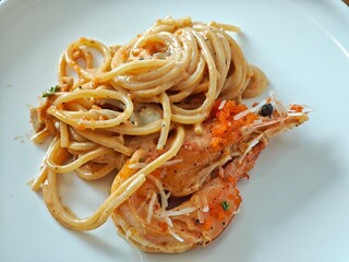 spaghetti, shrimp, cream, roe, food, plate, pasta, seafood, dish, delicious, cuisine, dinner, lunch, gourmet, italian, sauce, cooked, meal, homemade, tasty, shellfish, cooking, prawn, yellow, orange, 