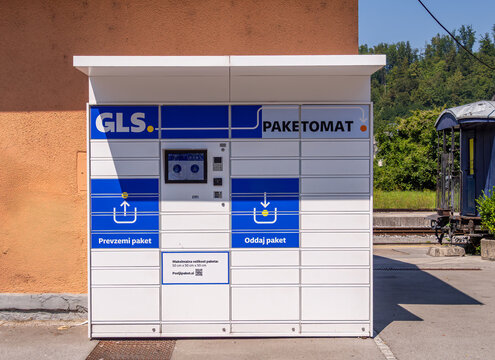 Outdoor GLS Parcel Locker with Digital Interface