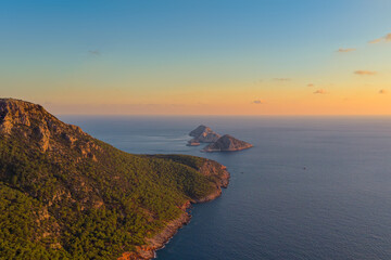 Obraz premium Five Islands near Gelidonya Lighthouse on the Lycian Way in the Mediterranean Sea, Turkey